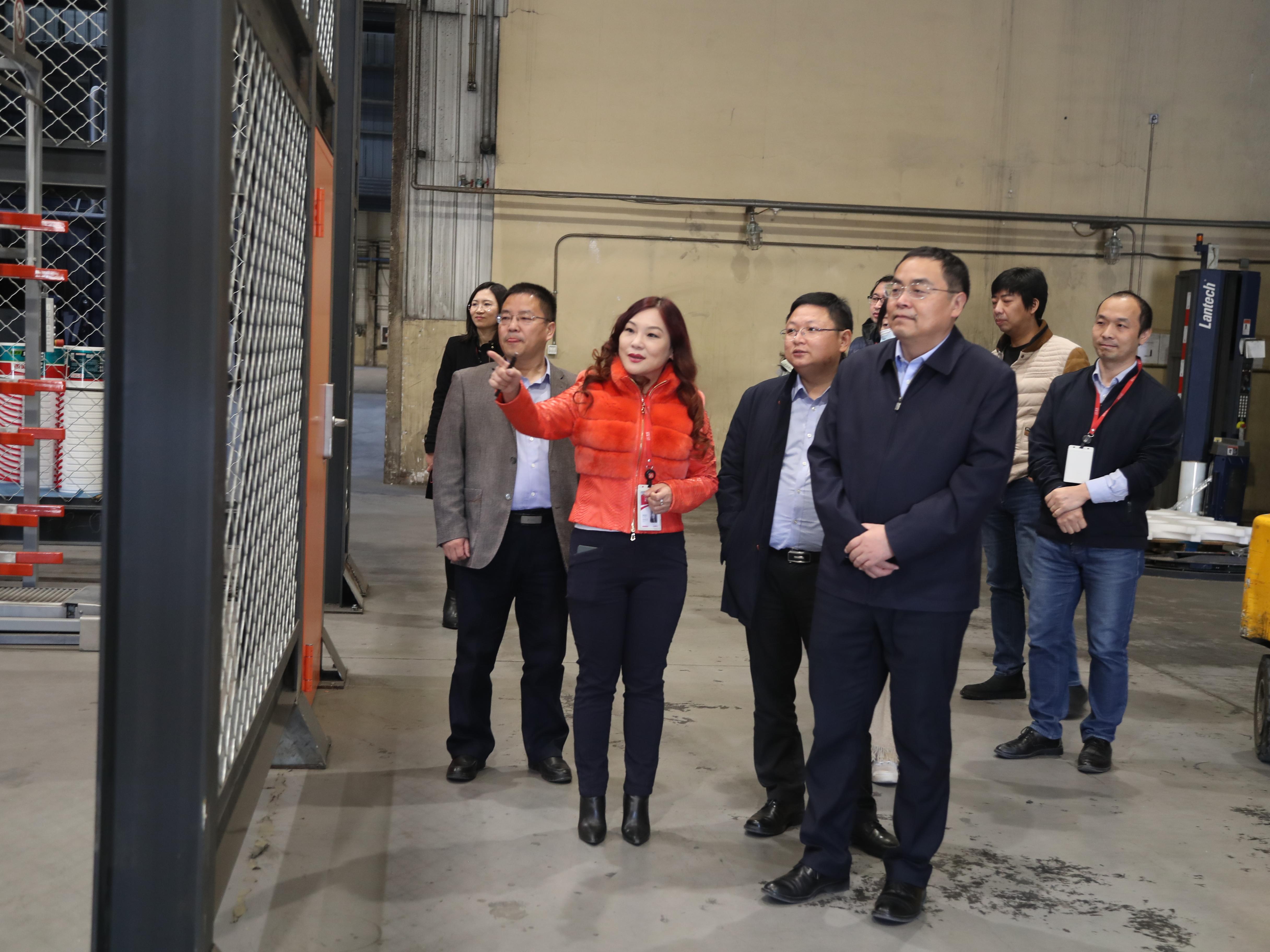 大興區(qū)委常委，副區(qū)長石銀峰蒞臨美巢走訪調(diào)研